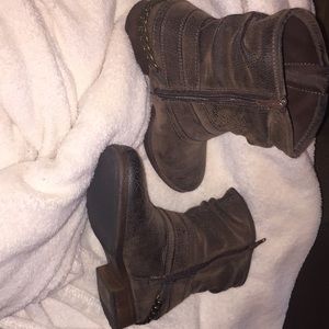 Boots!
